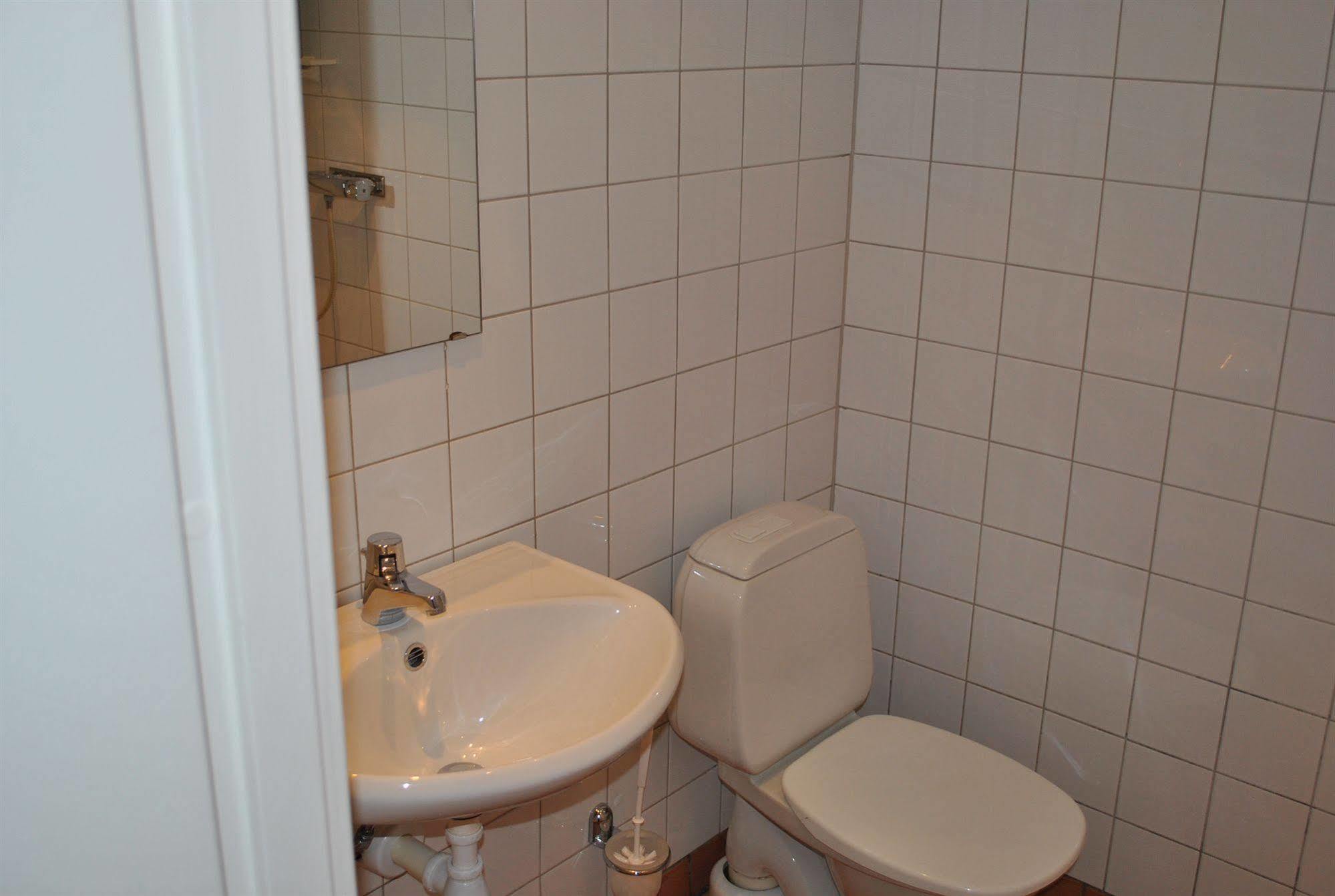 Slagsta Motell & Waerdshus Norsborg Extérieur photo